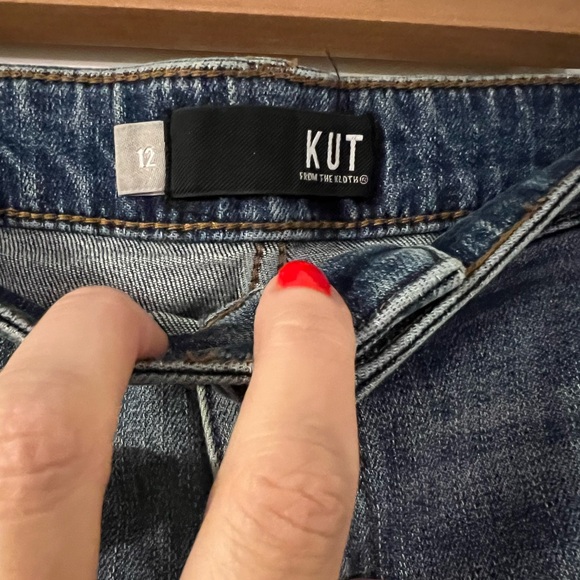 Kut from the Kloth Gidget mid-rise gray short - Picture 4 of 5